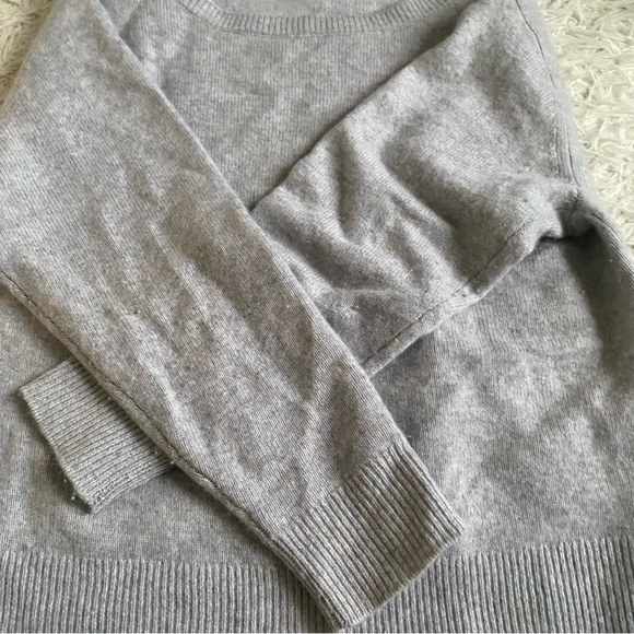 Aritzia Essential Cashmere Relaxed Boatneck Sweater - Picture 7 of 11